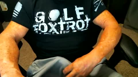 Snapshot of fitguy40 chatting on June 22, 2026, 3:19 am fitguy40 online show from June 22, 2026, 3:19 am