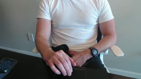 Snapshot of fithubby80 chatting on November 14, 2025, 9:02 pm fithubby80 online show from November 14, 2025, 9:02 pm