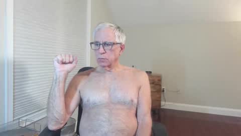 Snapshot of fitman999 chatting on December 18, 2025, 1:44 am Jon online show from December 18, 2025, 1:44 am