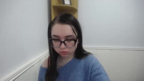 fiyalove online show from March 1, 2026, 9:22 am