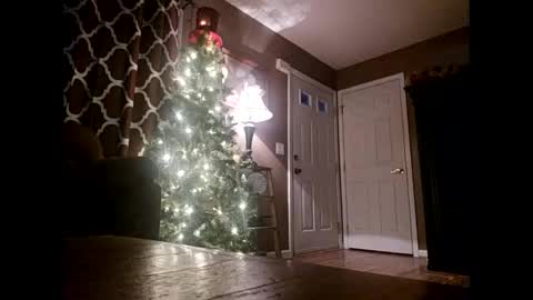 Snapshot of fkmylife6669 chatting on December 16, 2025, 4:17 am Nate online show from December 16, 2025, 4:17 am