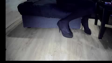 flakoyflaki online show from October 31, 2025, 8:43 pm