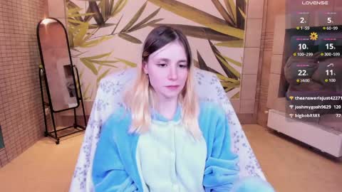 FlexiMona online show from April 18, 2026, 7:58 pm