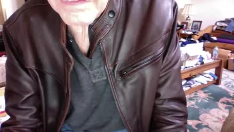 flip4u online show from February 2, 2025, 10:49 pm