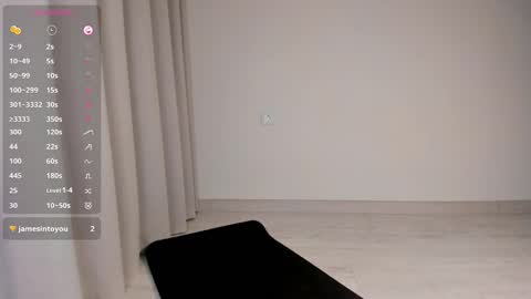 Emely  online show from November 21, 2025, 7:07 am