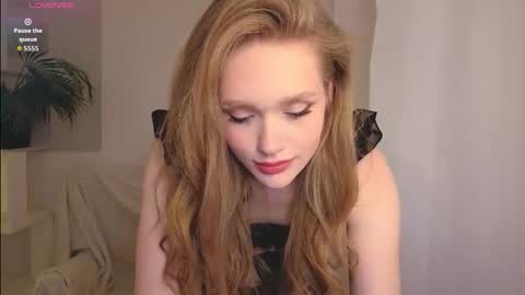 Polly online show from September 12, 2025, 10:10 pm