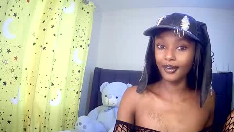 Snapshot of flirtyy_sheery chatting on September 30, 2025, 12:21 pm sheery online show from September 30, 2025, 12:21 pm