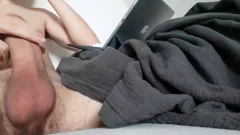 Snapshot of flo187842 chatting on November 12, 2025, 8:26 am flo187842 online show from November 12, 2025, 8:26 am