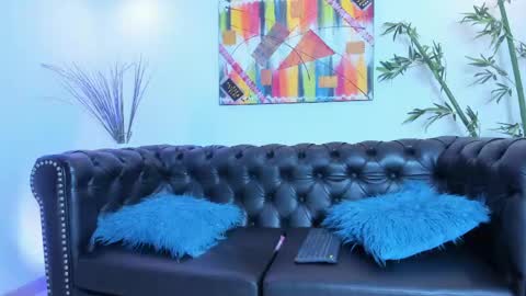 Snapshot of flor_pink chatting on May 2, 2026, 3:33 am Flor online show from May 2, 2026, 3:33 am