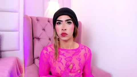 Snapshot of flor_pink chatting on May 21, 2026, 4:52 am Flor online show from May 21, 2026, 4:52 am