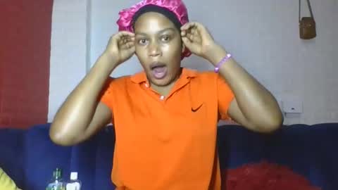 Snapshot of flora_fantasy chatting on April 5, 2026, 9:45 pm fantasy online show from April 5, 2026, 9:45 pm