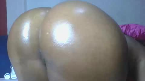 Snapshot of flora_fantasy chatting on April 21, 2026, 10:12 pm fantasy online show from April 21, 2026, 10:12 pm