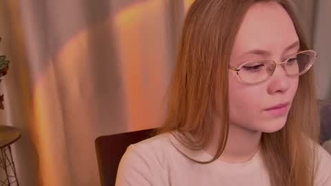 Snapshot of floralarsson chatting on June 2, 2026, 10:17 am hey there guys im Flora no not the one from WInx. But I love magical stuff and especially I love nature. I dont know I thin online show from June 2, 2026, 10:17 am
