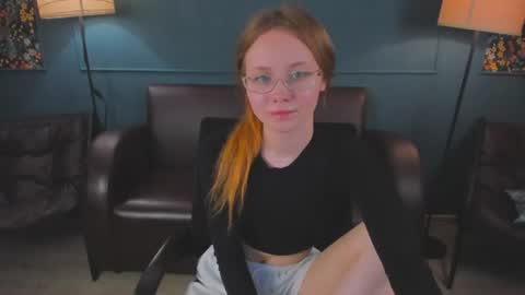 Snapshot of floralarsson chatting on June 11, 2026, 4:16 pm hey there guys im Flora no not the one from WInx. But I love magical stuff and especially I love nature. I dont know I thin online show from June 11, 2026, 4:16 pm