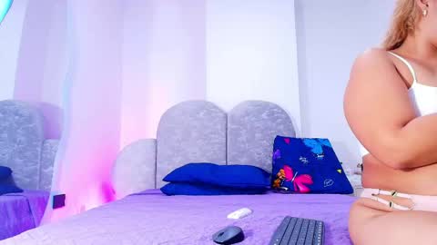 Snapshot of flordecayena_ chatting on June 4, 2026, 3:01 am Flordecayena online show from June 4, 2026, 3:01 am
