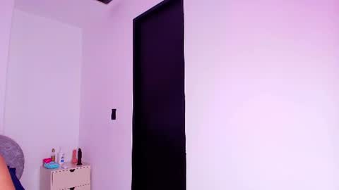 Snapshot of flordecayena_ chatting on June 11, 2026, 3:04 am Flordecayena online show from June 11, 2026, 3:04 am