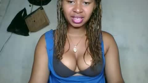 florencia011 online show from October 29, 2025, 7:21 am