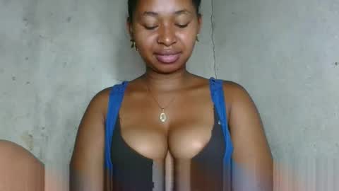 florencia011 online show from October 30, 2025, 12:28 pm