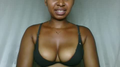 florencia011 online show from December 20, 2025, 9:49 am