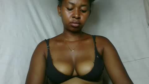 florencia011 online show from January 9, 2026, 12:08 pm