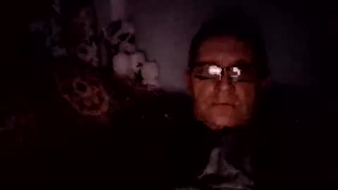 Snapshot of florin2211 chatting on December 20, 2025, 2:18 am florin2211 online show from December 20, 2025, 2:18 am