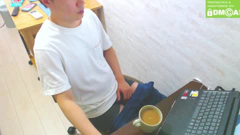 Snapshot of flowerbox chatting on January 5, 2025, 7:28 am flowerbox online show from January 5, 2025, 7:28 am