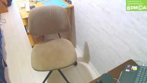 Snapshot of flowerbox chatting on February 24, 2025, 8:17 am flowerbox online show from February 24, 2025, 8:17 am