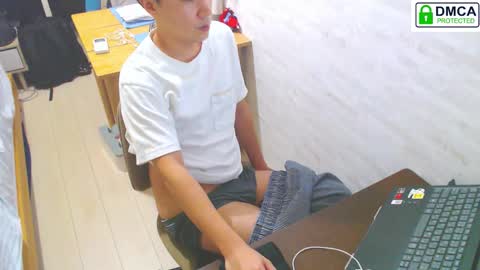 Snapshot of flowerbox chatting on October 27, 2025, 12:42 pm flowerbox online show from October 27, 2025, 12:42 pm