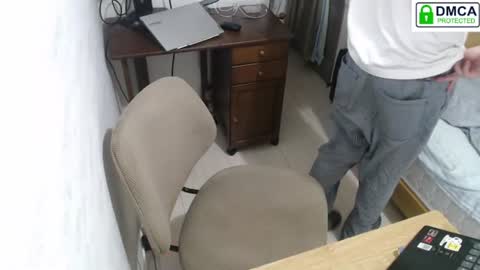 Snapshot of flowerbox chatting on June 14, 2026, 8:05 am flowerbox online show from June 14, 2026, 8:05 am