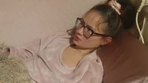 say meow and send tip  online show from October 30, 2025, 5:35 pm