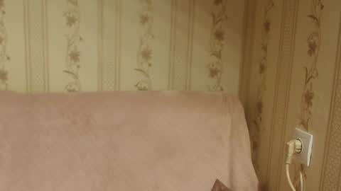 say meow and send tip  online show from November 9, 2025, 11:30 am