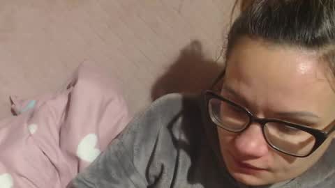 say meow and send tip  online show from November 23, 2025, 12:21 am