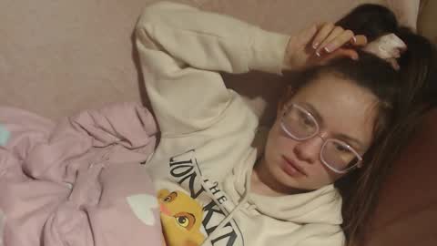 say meow and send tip  online show from March 21, 2026, 5:05 pm