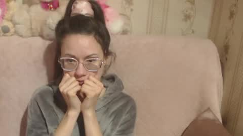 say meow and send tip  online show from March 23, 2026, 7:34 am