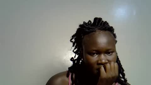 flowerdiva002 online show from November 19, 2025, 7:14 pm