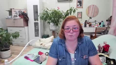 Flowerlower online show from November 3, 2025, 3:02 pm