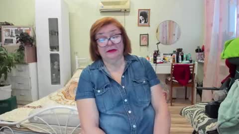 Flowerlower online show from December 14, 2025, 6:41 am