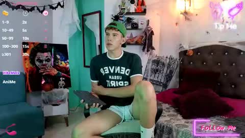 flowers109 online show from November 4, 2025, 10:53 pm