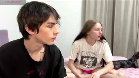 flowerscouple online show from May 24, 2026, 10:04 pm
