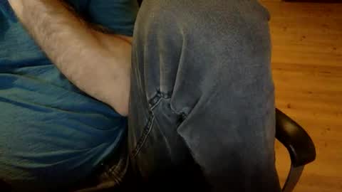 flowmover online show from December 3, 2025, 8:45 am