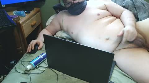 flufferbutt2 online show from April 19, 2026, 1:21 pm