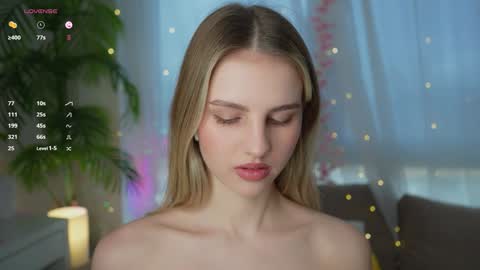 Adeline online show from December 2, 2024, 8:52 am