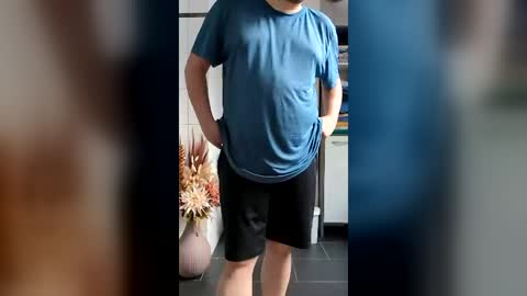 Snapshot of fluffybutt_ chatting on June 17, 2026, 5:47 pm fluffybutt_ online show from June 17, 2026, 5:47 pm