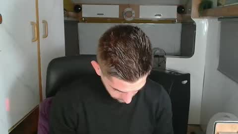 independent model online show from October 28, 2025, 5:26 pm