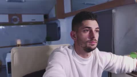 independent model online show from December 21, 2025, 10:28 pm