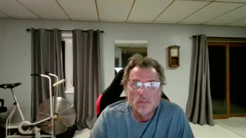 Snapshot of foodforcatfists chatting on April 14, 2026, 2:39 am foodforcatfists online show from April 14, 2026, 2:39 am