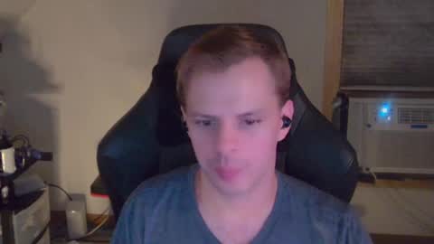 forever_broken online show from October 3, 2025, 5:04 am