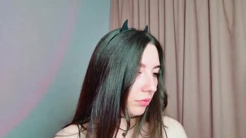 Lily online show from October 22, 2025, 1:17 am