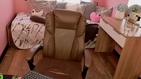 Snapshot of fox_cutee chatting on July 2, 2026, 3:23 am Fox online show from July 2, 2026, 3:23 am