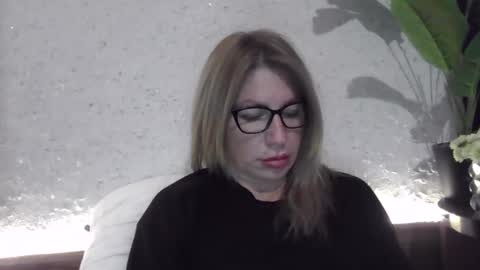 Snapshot of fox_red_lady7 chatting on December 7, 2024, 8:05 pm fox_red_lady7 online show from December 7, 2024, 8:05 pm